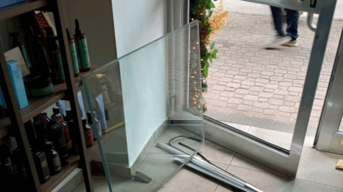 Salerno, furto nella notte in una parruccheria di Torrione