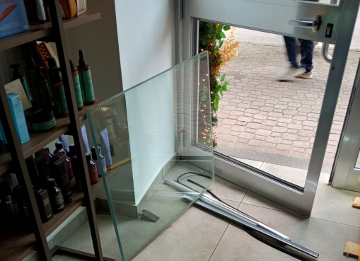 Salerno, furto nella notte in una parruccheria di Torrione