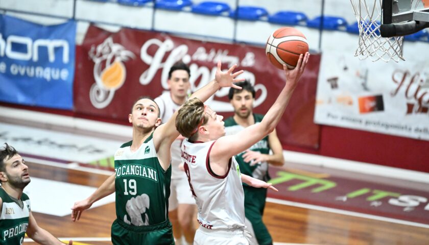 La ITSVIL Salerno Basket piega la Pro Cangiani Napoli