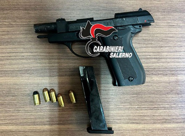Salerno, trovato con scacciacani modificata: arrestato