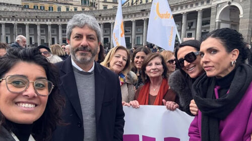 Assessora Claudia Pecoraro al presidio contro il Ddl sulla violenza sessuale “Senza consenso è stupro”