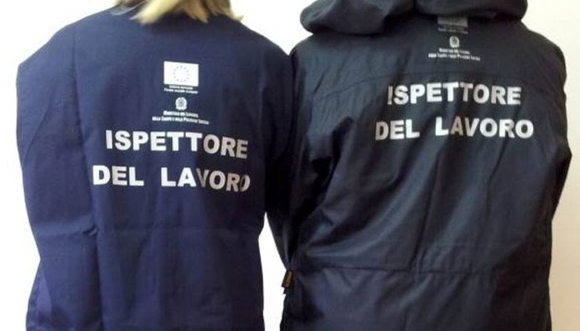 Salerno, 22 lavoratori a nero: chiusi sei locali e multe per 120mila euro