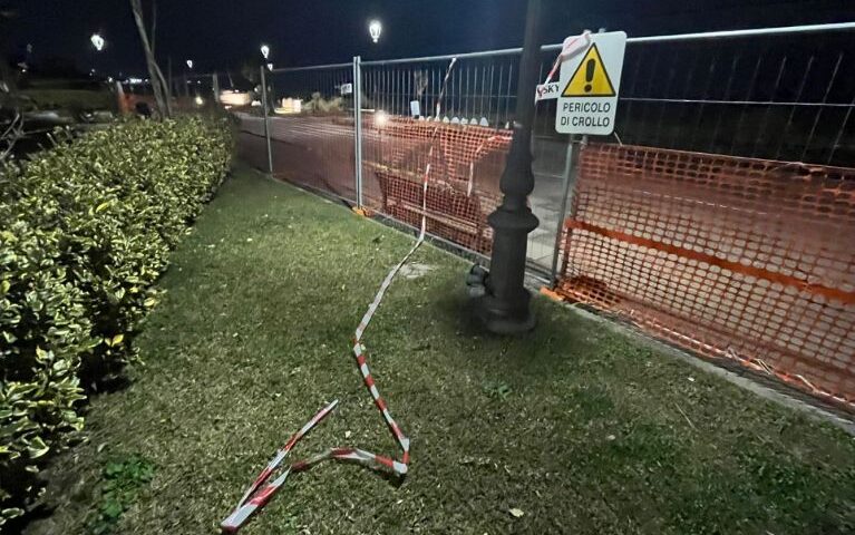 Giardini del Mandorlo: rimossi componenti delle transenne, appello al rispetto delle misure di sicurezza