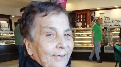 Salerno, inaugurazione panchina dedicata a Pina Mossuto in piazza Francesco Cacciatore Salerno, inaugurazione panchina dedicata a Pina Mossuto in piazza Francesco Cacciatore