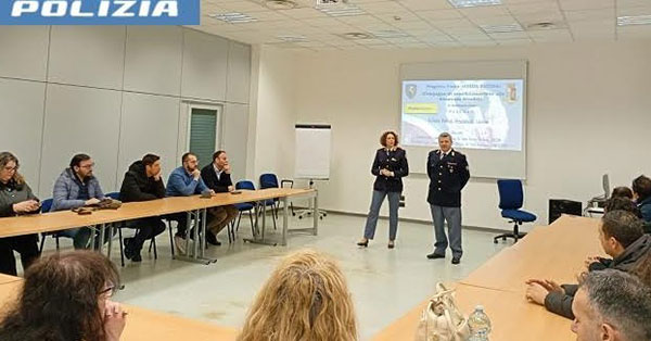 Salerno, “Guida Sicura”: lezioni della Polizia stradale ai dipendenti Poste a Pastena