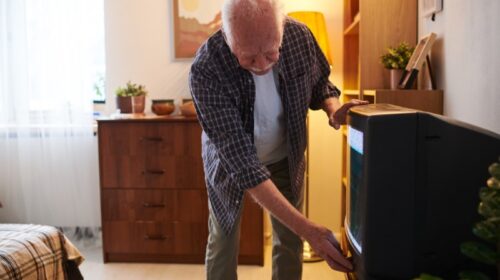 Rincaro di luce e gas: 4 consigli per risparmiare in bolletta