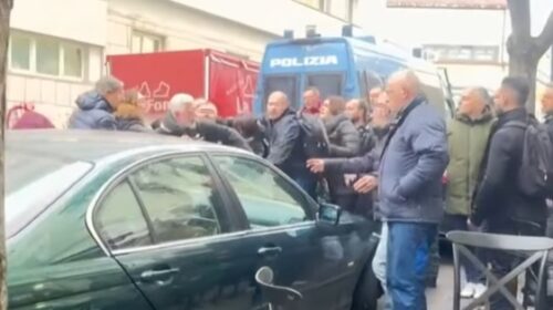 Maninfestazione davanti all’Asl, tensione tra sindacalisti