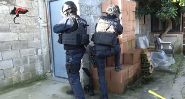 Capaccio/Paestum: scovato con chili di droga e pistola modificata: arrestato