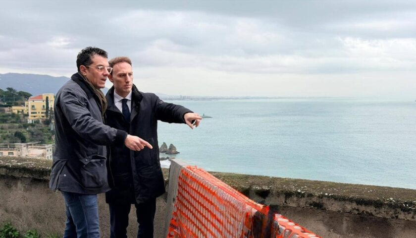 Frana a Vietri, Piero De Luca dopo il sopralluogo: “Servono almeno 2-3 milioni di euro per mettere in sicurezza l’intero costone”