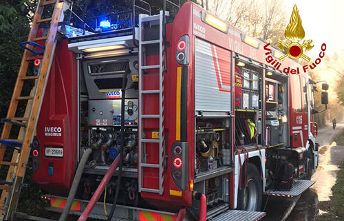 Nocera Superiore, carro allegorico tocca fili dell’alta tensione e prende fuoco