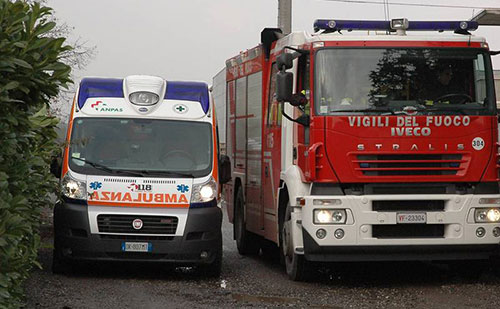 Incidente in via Magellano a Pontecagnano/Faiano: manovre per recuperare un camion