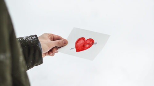 SE VUOI ESSERE LA MIA FIDANZATA DEVI DARMI LA “PROVA D’AMORE”! MA È LECITO QUESTO COMPORTAMENTO?