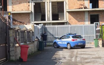 Angri, operazione interforze per sgomberare immobile occupato