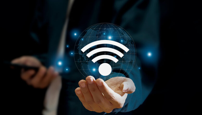 SONO ENTRATO NEL WI-FI DEL MIO VICINO, ANCHE SE PROTETTO DA PASSWORD: È UN REATO?