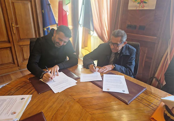 Aeroporto di Salerno, servizio taxi garantito h24: intesa tra Comuni di Bellizzi e Pontecagnano