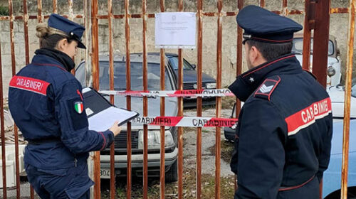 Montecorvino Pugliano, sigilli ad area privata di 850 mq trasformata in discarica di auto abbandonate