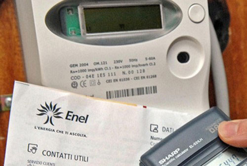 Allaccio abusivo a rete elettrica e idrica a Sarno, denunciate due donne