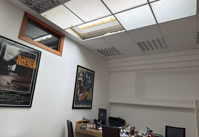 Ladri acrobati nella sede della torrefazione Santa Cruz a Pontecagnano