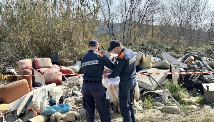 Centola, sequestrata area trasformata in discarica abusiva: otto indagati