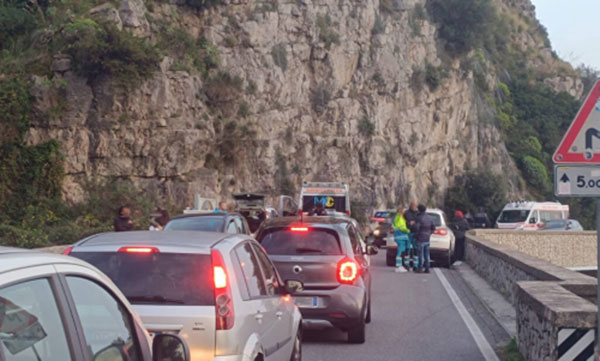 Vietri sul Mare, mattinata di disagio causati da un incidente stradale