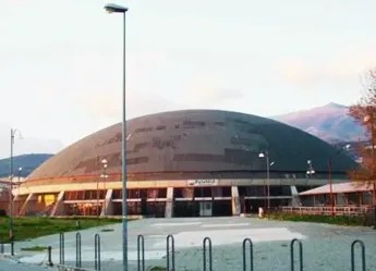 Eboli, contrasto all’abusivismo commerciale al Palasele: fermo di due venditori abusivi