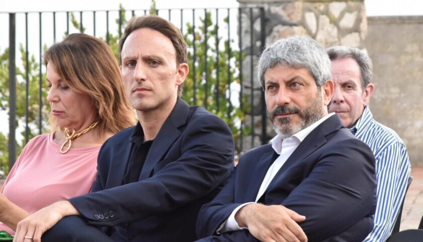 De Luca (Pd) incontra i Cinque Stelle: “Ora i tavoli provinciali del centrosinistra”