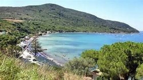 Blitz nella Baia di Trentova: sequestrato un lido Blitz nella Baia di Trentova: sequestrato un lido