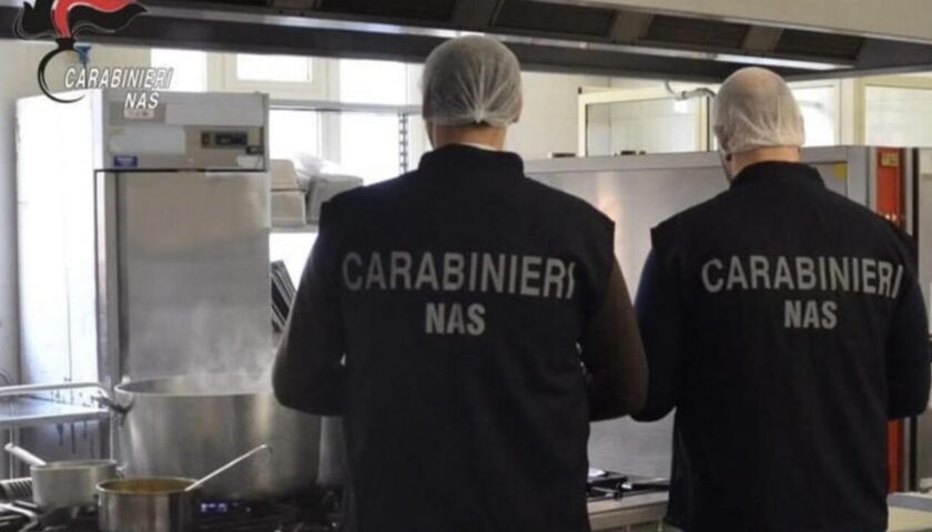 Mense ospedaliere nel mirino dei Nas, blitz dall’Agro al Cilento: raffica di sanzioni