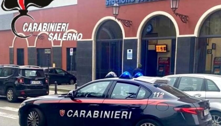 Nocera Inferiore, esagitato aggredisce più persone: ragazzi salvano ex assessore