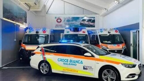 Soccorrono un anziano colto da malore: medico e autista del 118 aggrediti a Salerno