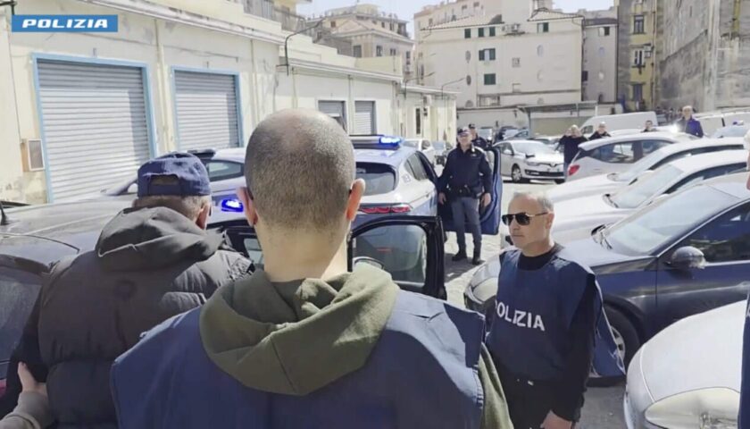 Atti sessuali con minorenne e violenza a pubblico ufficiale: scatta il mandato di arresto europeo per un 45enne