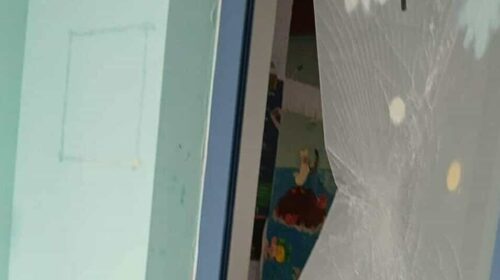 Salerno, danneggiata la porta d’ingresso della scuola a Matierno Salerno, danneggiata la porta d’ingresso della scuola a Matierno