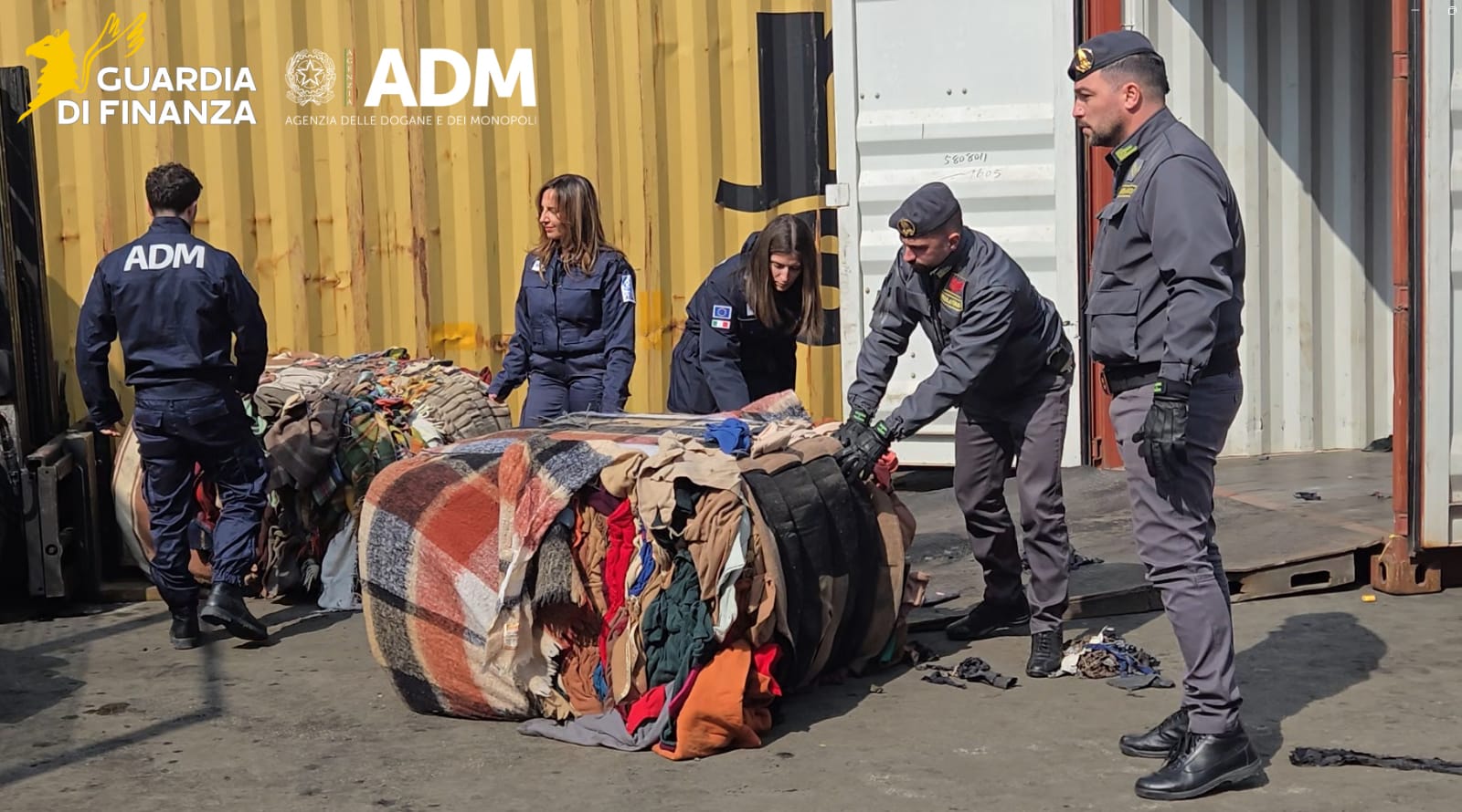 Sequestrati nel Porto di Napoli oltre 130 Tonnellate di rifiuti tessili diretti in Nigeria