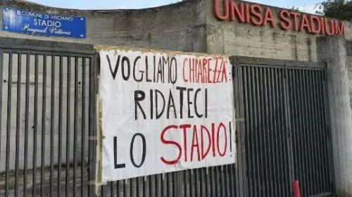 Unisa Stadium ancora chiuso: è protesta a Fisciano