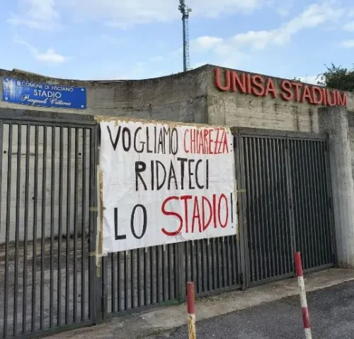 Unisa Stadium ancora chiuso: è protesta a Fisciano
