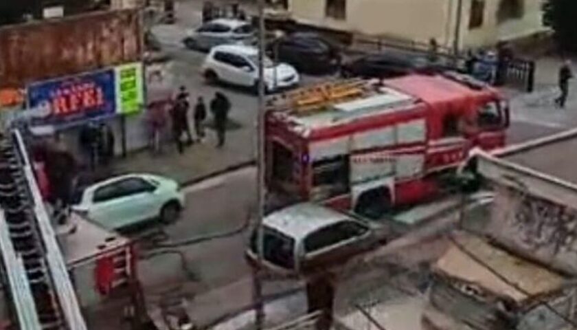 Salerno, incendio in un appartamento a Pastena: danni ma non si sono registrati feriti