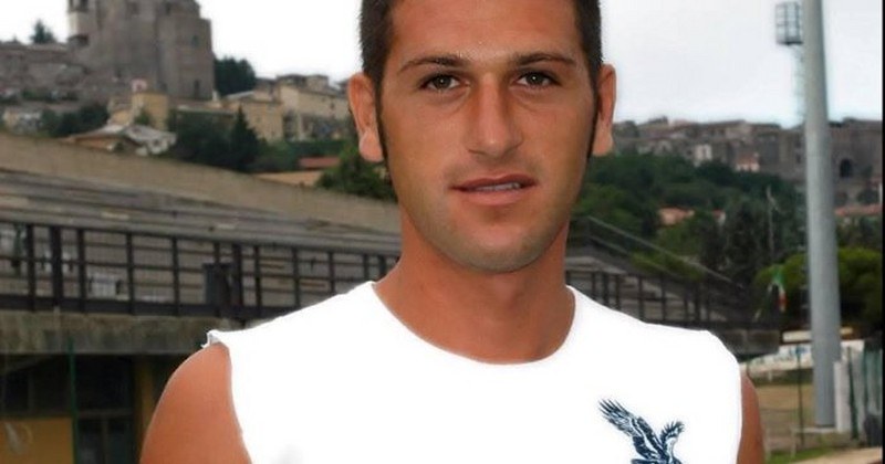 Venti anni senza Catello Mari, “il calciatore buono” scomparso tragicamente all’alba di Pasqua 2006