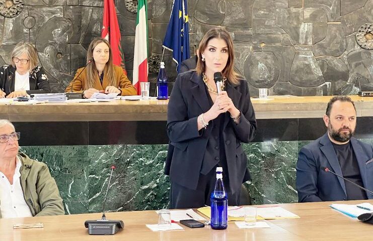 Comune di Baronissi, la sindaca Anna Petta: “Approvato il rendiconto 2025, conti solidi e gestione responsabile”