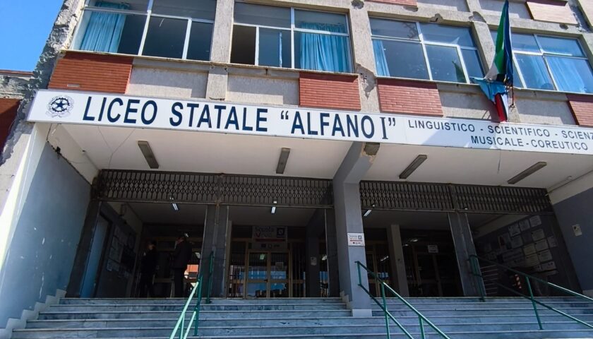 Salerno, Liceo Alfano I: sulla facciata di via dei Mille servono fatti, non passerelle