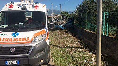 Scontro tra auto a Battipaglia: tre feriti
