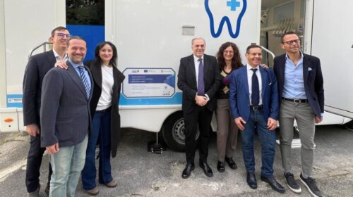 Asl, a Battipaglia consegnato il nuovo ambulatorio odontoiatrico mobile destinato alle cure delle fasce più fragili della popolazione