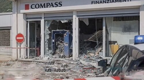 Sala Consilina: fanno esplodere cassaforte, tentato assalto alla Compass.