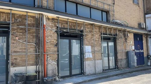 Cava de’ Tirreni: bomba carta alla funeral home. Vetrine già riparate, “Non ci fermiamo”