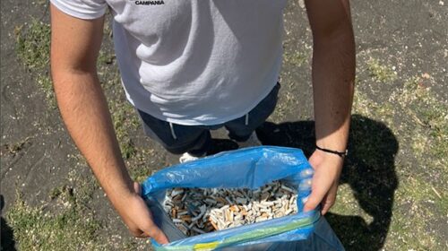 Mozziconi sulle spiagge campane: oltre 15mila raccolti, scatta l’allarme di Legambiente