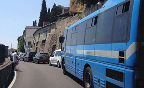 Autisti Sita aggrediti da automobilista a Conca dei Marini