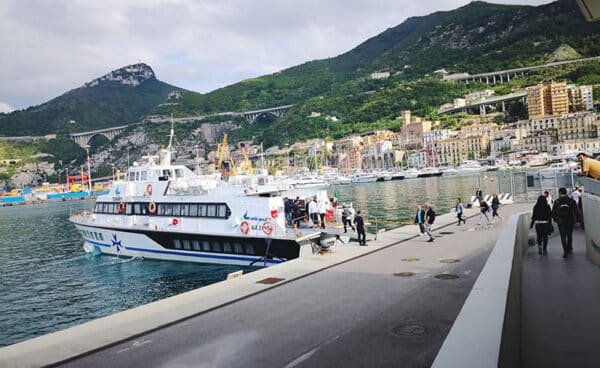 Salerno, Vie del Mare bloccate e sindacati infuriati: situazione gravissima e inaccettabile