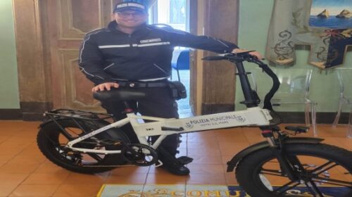 La Polizia Municipale di Vietri sul Mare è più green: si viaggia in e-bike