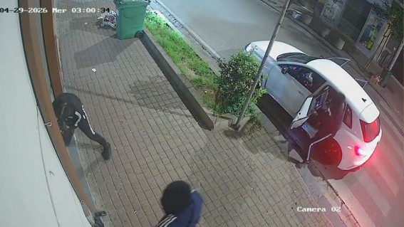 Salerno, furto notturno in una gioielleria a Pastena: ladri in fuga con il bottino