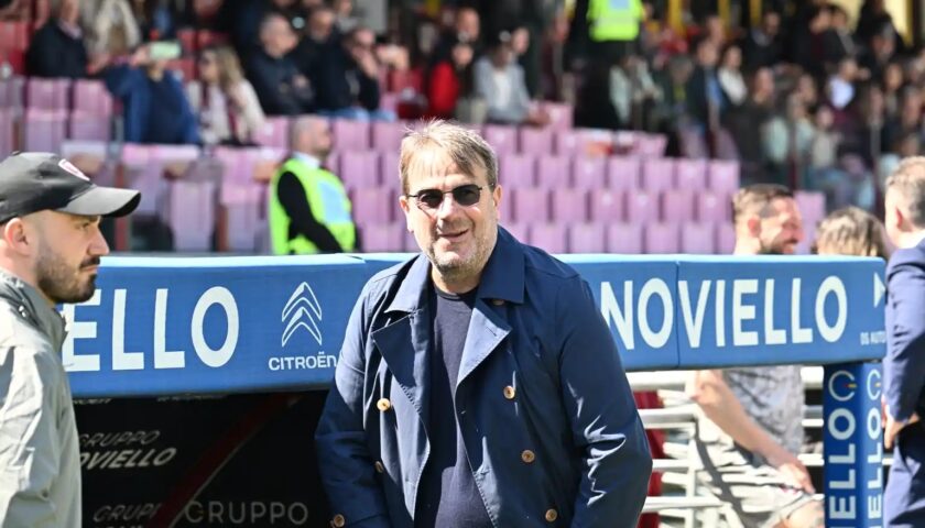 Litiga con l’arbitro, il diesse della Salernitana fermato per un mese