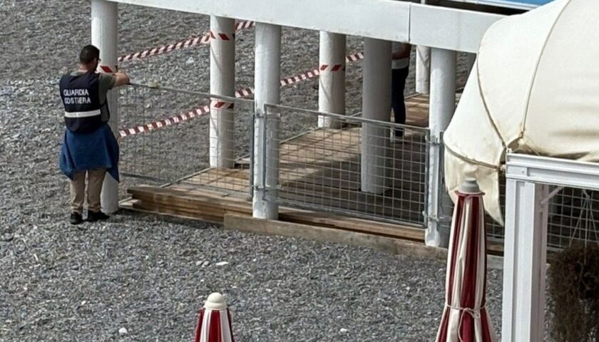 Amalfi,  sequestrati quattro stabilimenti balneari